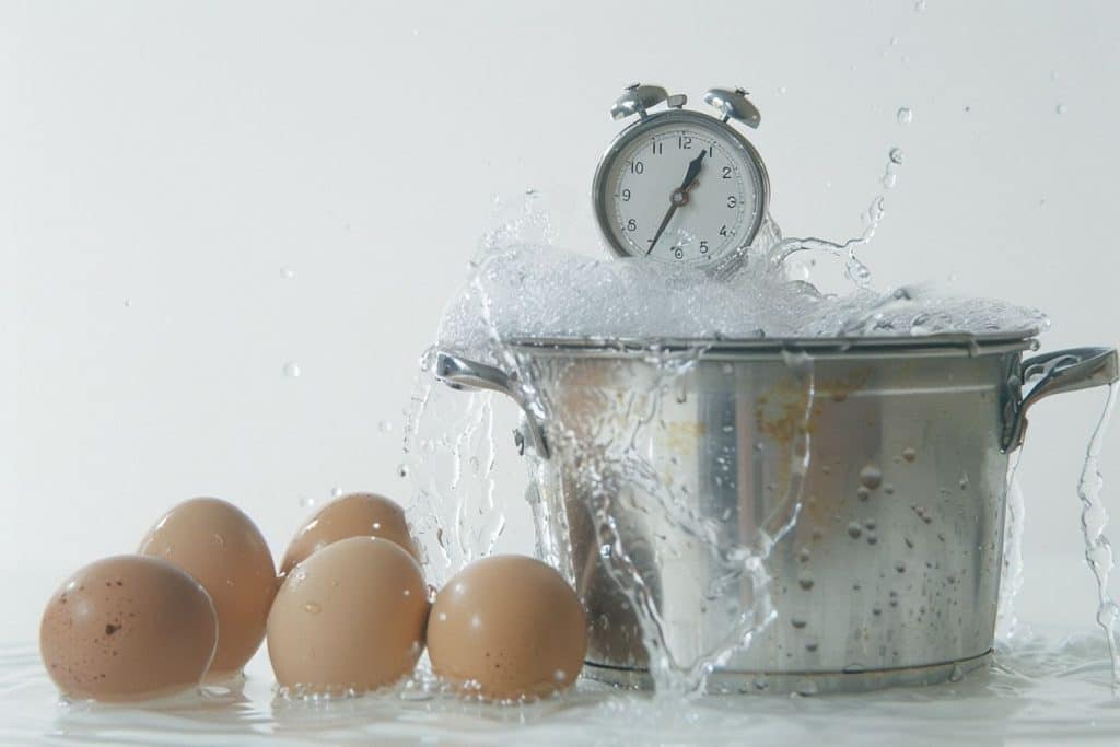Cuisson œuf mollet : maîtrisez le timing parfait pour un cœur coulant idéal