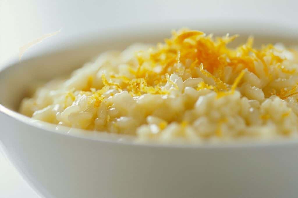 Clair-obscur du verger : Risotto sucré aux poires et zestes d’orange