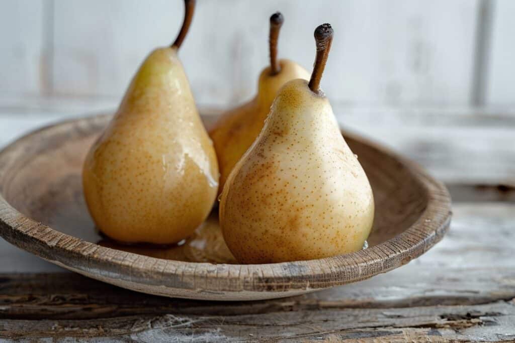 Poire pochée au vin rouge et épices chaudes